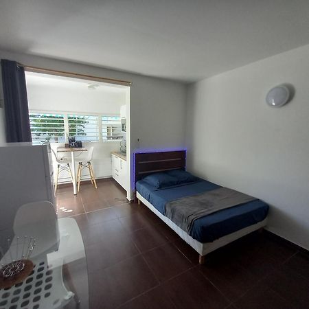 Le Studio Oncle Sam - Acces Piscine Et Plage Ле Госие Екстериор снимка