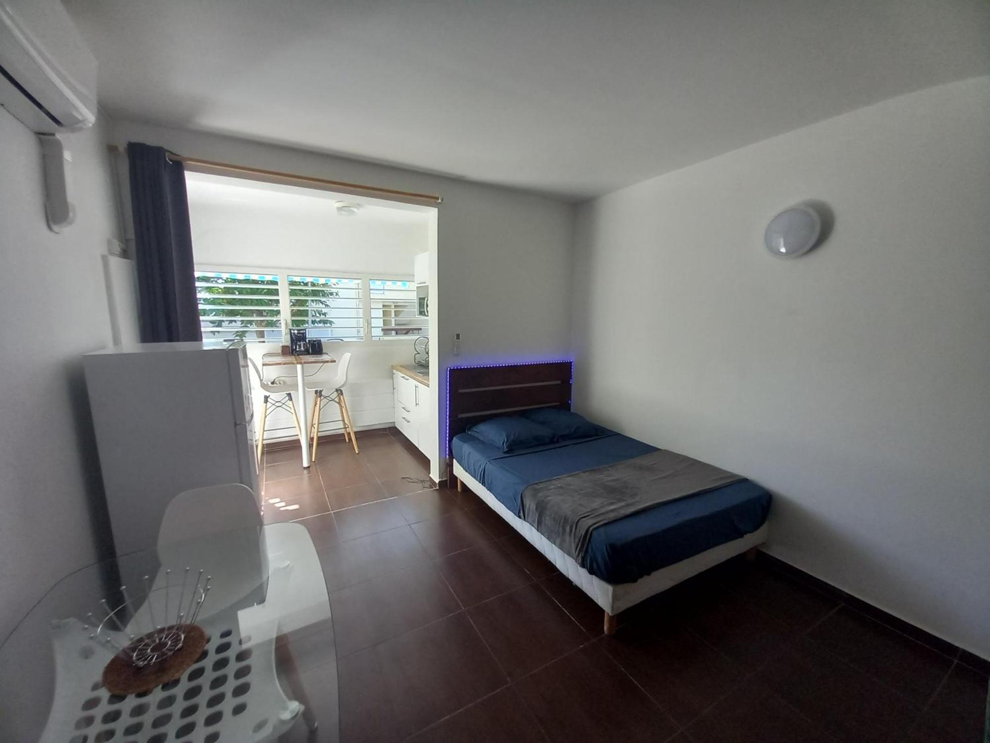 Le Studio Oncle Sam - Acces Piscine Et Plage Ле Госие Екстериор снимка